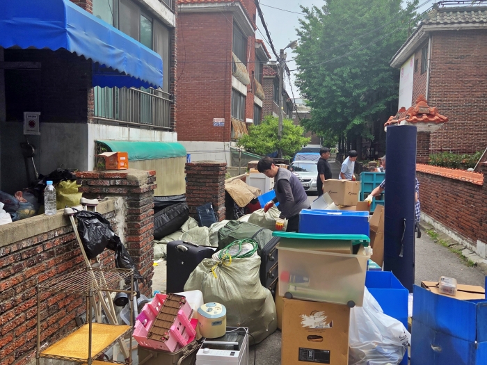 부천 고강본동, 저장강박 가구에 ‘깨끗한 일상’ 선물 이미지